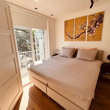 High-end, Centrally-located Penthouse